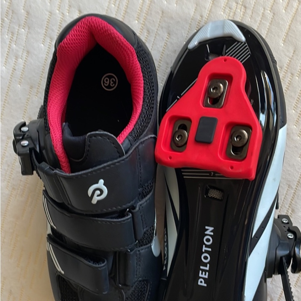 Peloton cycling shoes already assembled size 36